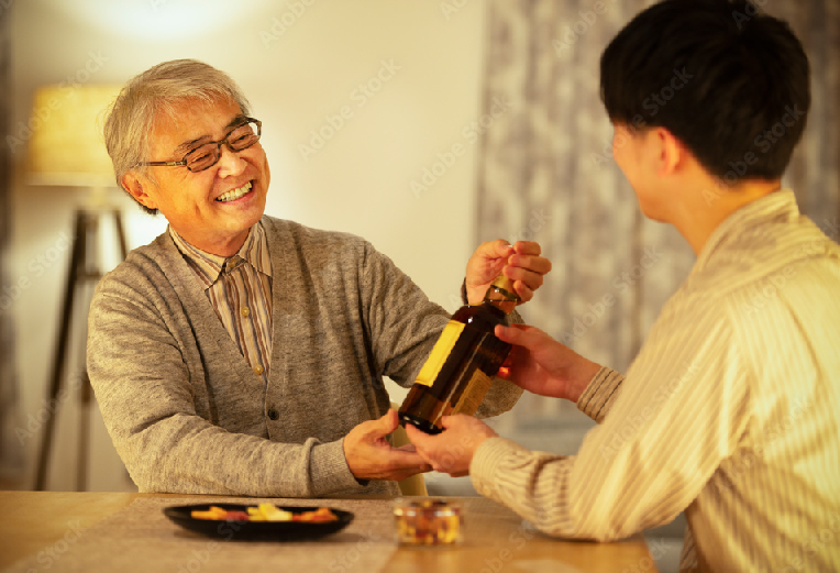高齢の親とイライラしないでコミュニケーションをとるためのポイント【加齢性難聴とは】